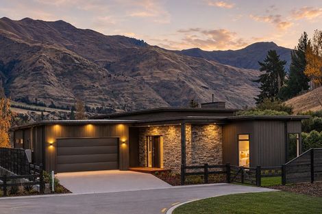 Photo of property in 9 Kamana Rise, Wanaka, 9382