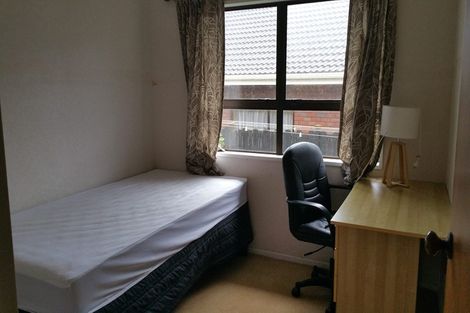 Photo of property in 7 Landsberg Way, Windsor Park, Auckland, 0632