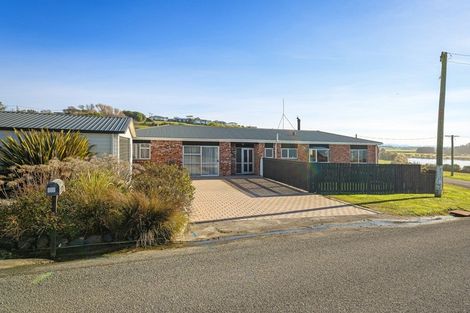 Photo of property in 17 Harbour Terrace, Kakanui, Oamaru, 9495