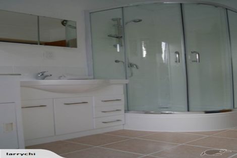 Photo of property in 2/6 Chivalry Road, Glenfield, Auckland, 0629