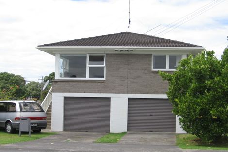 Photo of property in 2/771 Beach Road, Browns Bay, Auckland, 0630