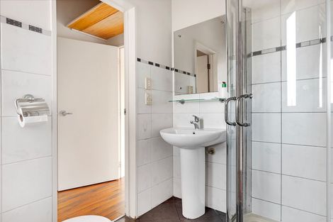 Photo of property in 1/18 Forrest Hill Road, Forrest Hill, Auckland, 0620