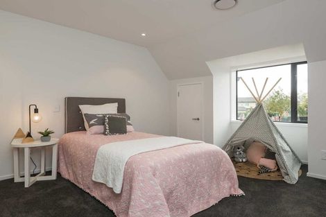 Photo of property in 142 Fendalton Road, Fendalton, Christchurch, 8052