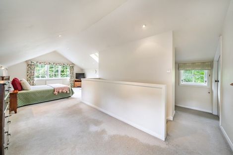 Photo of property in 88 Pinehaven Road, Pinehaven, Upper Hutt, 5019