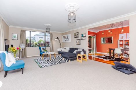 Photo of property in 90 Forest Lake Road, Forest Lake, Hamilton, 3200