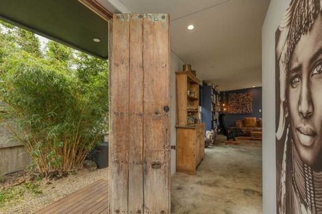 Photo of property in 19 Victoria Street, Coromandel, 3506