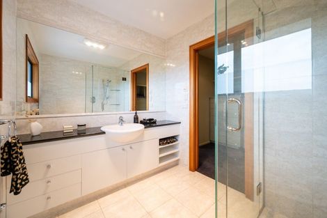 Photo of property in 6 Hikanui Place, Havelock North, 4130