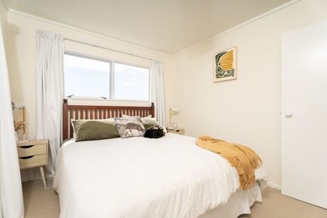 Photo of property in 3a Roberts Street, Tawa, Wellington, 5028