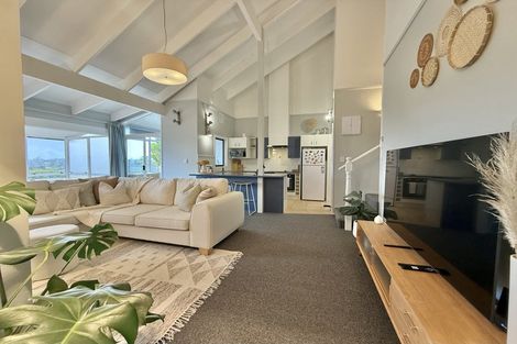 Photo of property in 26a Tower Hill, Stanmore Bay, Whangaparaoa, 0930