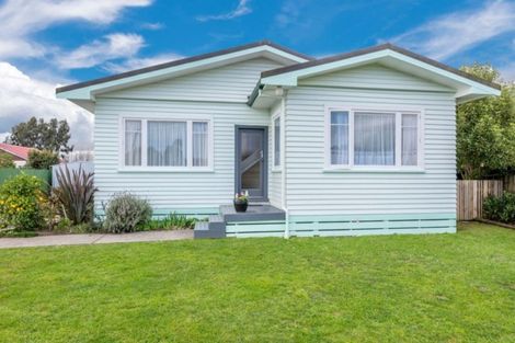 Photo of property in 38 Kirk Street, Otaki, 5512