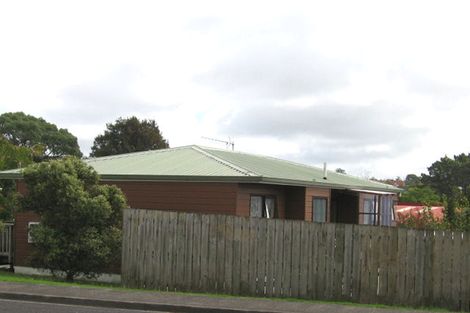 Photo of property in 130 Colwill Road, Massey, Auckland, 0614