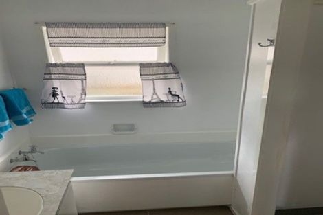 Photo of property in 2/447 Beach Road, Mairangi Bay, Auckland, 0630