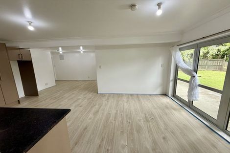 Photo of property in 11 Pokapu Street, Titirangi, Auckland, 0600