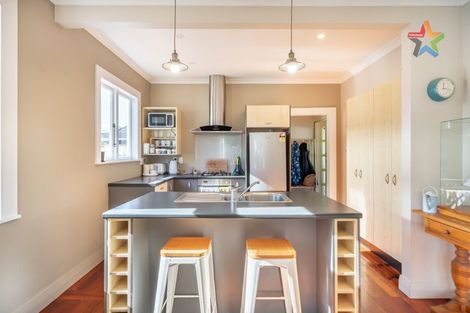 Photo of property in 7 Vincent Street, Waterloo, Lower Hutt, 5011