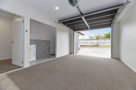 Photo of property in 18b Riverpark Crescent, Henderson, Auckland, 0610