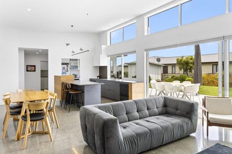 Photo of property in 8 Akatea Lane, Richmond Heights, Taupo, 3330