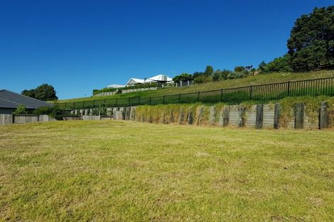 Photo of property in 13 Lakeside Terrace, Omokoroa, 3114