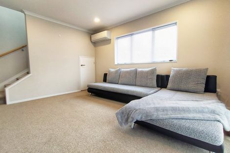 Photo of property in 8 Tribute Loop, Takanini, 2112