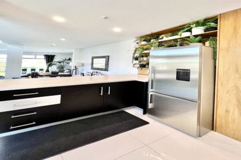 Photo of property in 16 Southworth Place, Grandview Heights, Hamilton, 3200