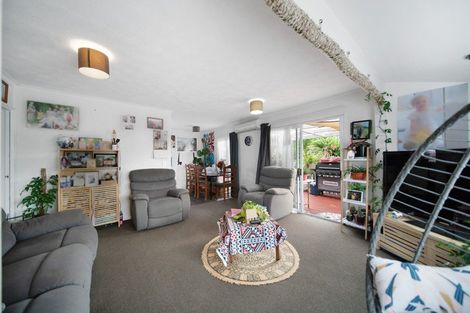 Photo of property in 2/23 Beihlers Road, Weymouth, Auckland, 2103