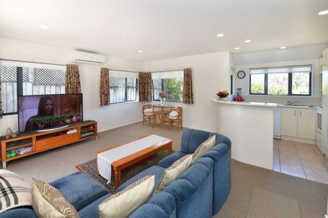 Photo of property in 13a Joydon Place, Stanmore Bay, Whangaparaoa, 0932