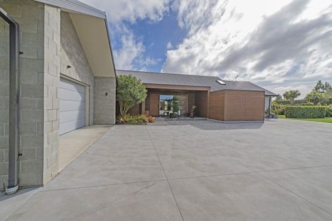 Photo of property in 39 Thorndon Close, Kirwee, Darfield, 7571