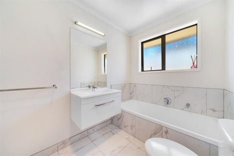 Photo of property in 29 Harry Richards Way, Pokeno, 2402