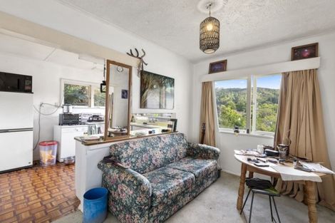 Photo of property in 27 Horoeka Street, Stokes Valley, Lower Hutt, 5019