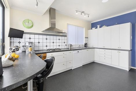 Photo of property in 3 View Road, Houghton Bay, Wellington, 6023