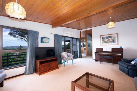 Photo of property in 1/7 Alston Avenue, Kelston, Auckland, 0602