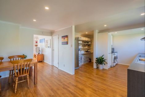 Photo of property in 17 Kaka Road, Raumati Beach, Paraparaumu, 5032