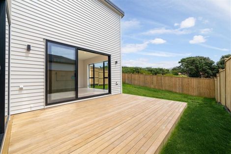 Photo of property in 40 Whakairo Crescent, Gulf Harbour, Whangaparaoa, 0930