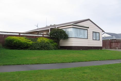 Photo of property in 35 Peppertree Glade, Kelvin Grove, Palmerston North, 4414