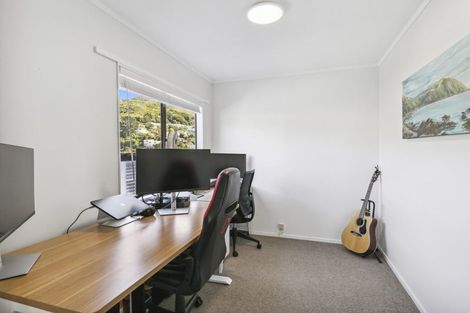 Photo of property in 9 Hazlewood Avenue, Karori, Wellington, 6012