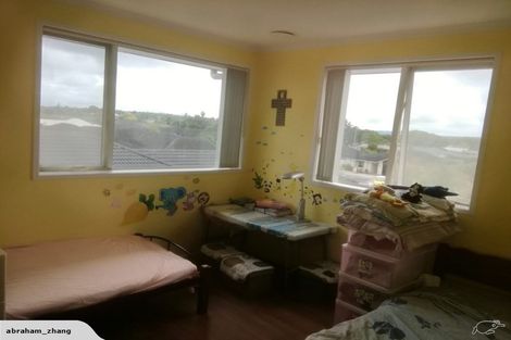 Photo of property in 13 Cooladerry Place, Rosehill, Papakura, 2113