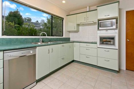 Photo of property in 13 Santiago Crescent, Unsworth Heights, Auckland, 0632