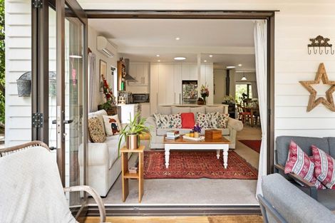 Photo of property in 23 Wharf Road, Clarks Beach, Pukekohe, 2679