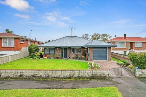Photo of property in 1 Mabian Crescent, Deanwell, Hamilton, 3206