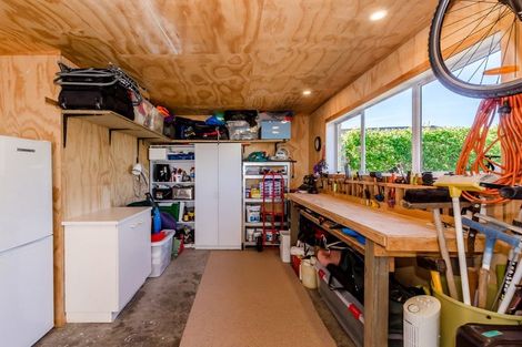 Photo of property in 44 Rewarewa Crescent, Waikanae, 5036