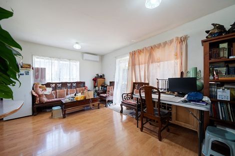 Photo of property in 15 Millstream Drive, Henderson, Auckland, 0610