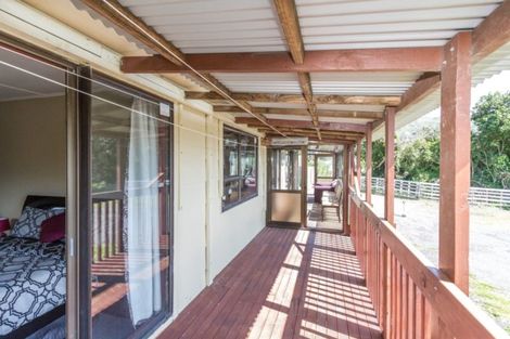 Photo of property in 92 Tremewan Street, Tawa, Wellington, 5028