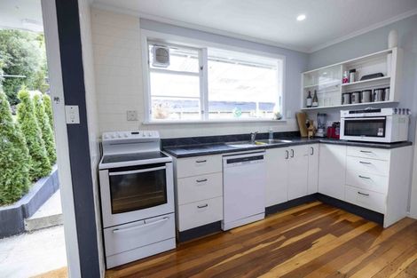 Photo of property in 4 Rembrandt Avenue, Tawa, Wellington, 5028