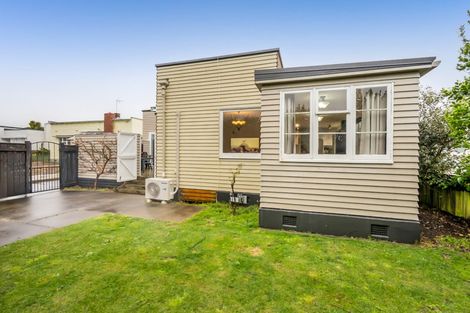 Photo of property in 1/6 Cornwall Street, Brooklands, New Plymouth, 4310
