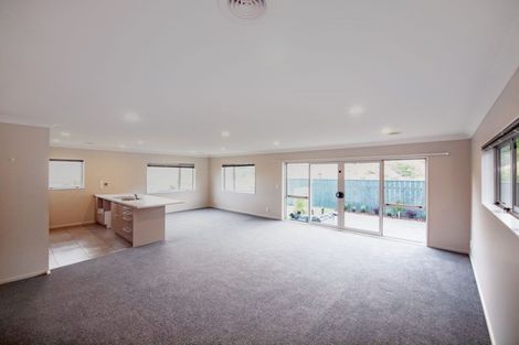 Photo of property in 5a Gifford Grove, Churton Park, Wellington, 6037