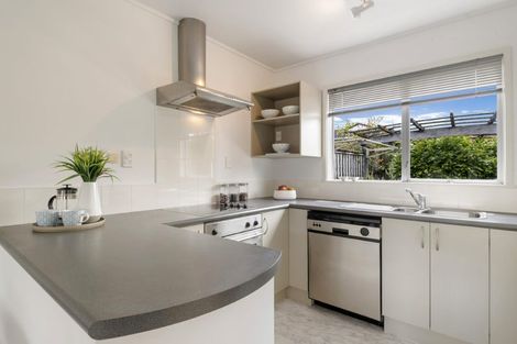Photo of property in 1/29 Gordon Avenue, Forrest Hill, Auckland, 0620