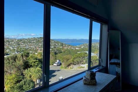 Photo of property in 16 Cavalry Close, Crofton Downs, Wellington, 6035