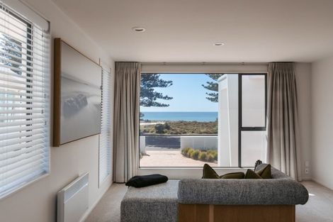 Photo of property in 94 Marine Parade, Mount Maunganui, 3116