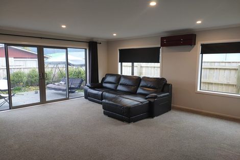 Photo of property in 5 Henrietta Maxwell Grove, Wainuiomata, Lower Hutt, 5014
