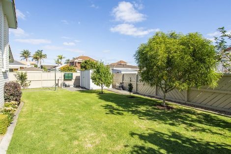 Photo of property in 6 Banksia Dell, Mount Maunganui, 3116