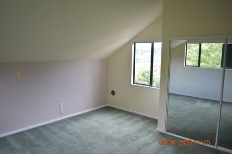 Photo of property in 31c Greenvalley Rise, Glenfield, Auckland, 0629